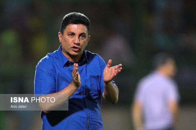 قلعه نویی: چهار داور را هیچوقت نمی بخشم، چند داور قدیمی با پنج سوت، پدر یک تیم را در می آورند قلعه نویی: چهار داور را هیچوقت نمی بخشم، چند داور قدیمی با پنج سوت، پدر یک تیم را در می آورند