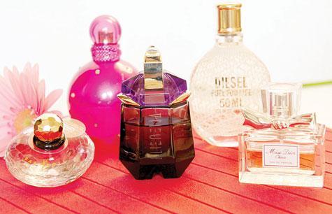چگونه عطر تقلبی را از اصل تشخیص دهیم؟ چگونه عطر تقلبی را از اصل تشخیص دهیم؟