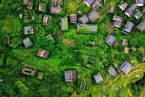 هوتوان، دهکده ای متروکه که تبدیل به بخشی از طبیعت شد